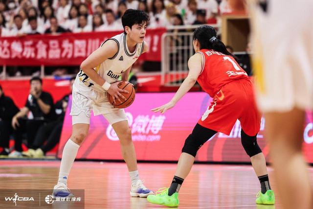 包含广东女篮不敌浙江，缺少建立优势的词条